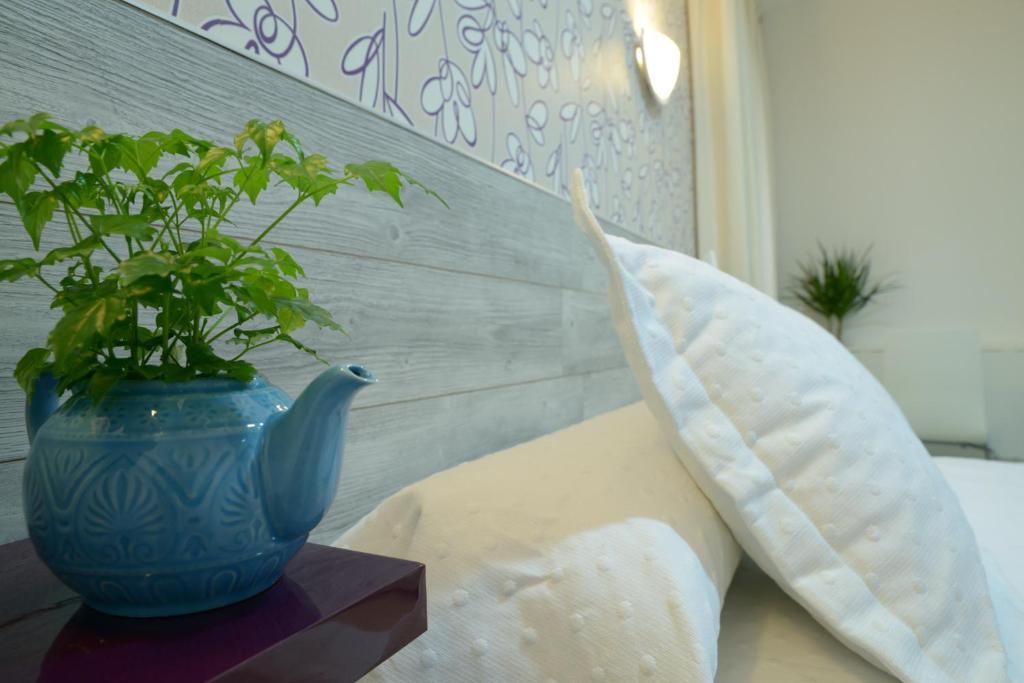 Hostal Nersan Madrid Buitenkant foto
